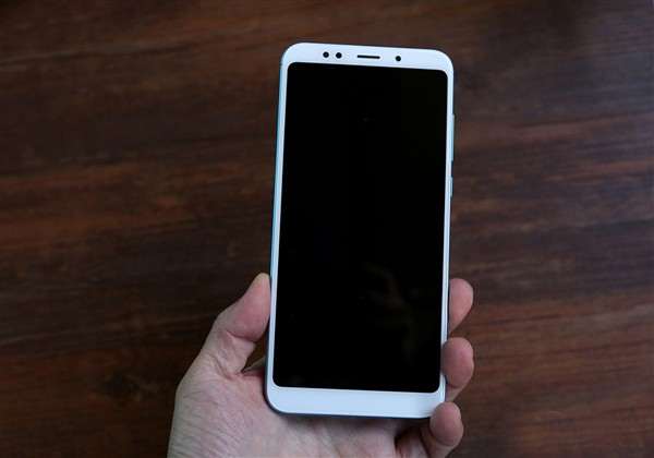 Обзор Xiaomi Redmi 5 Plus – один из лучших недорогих смартфонов