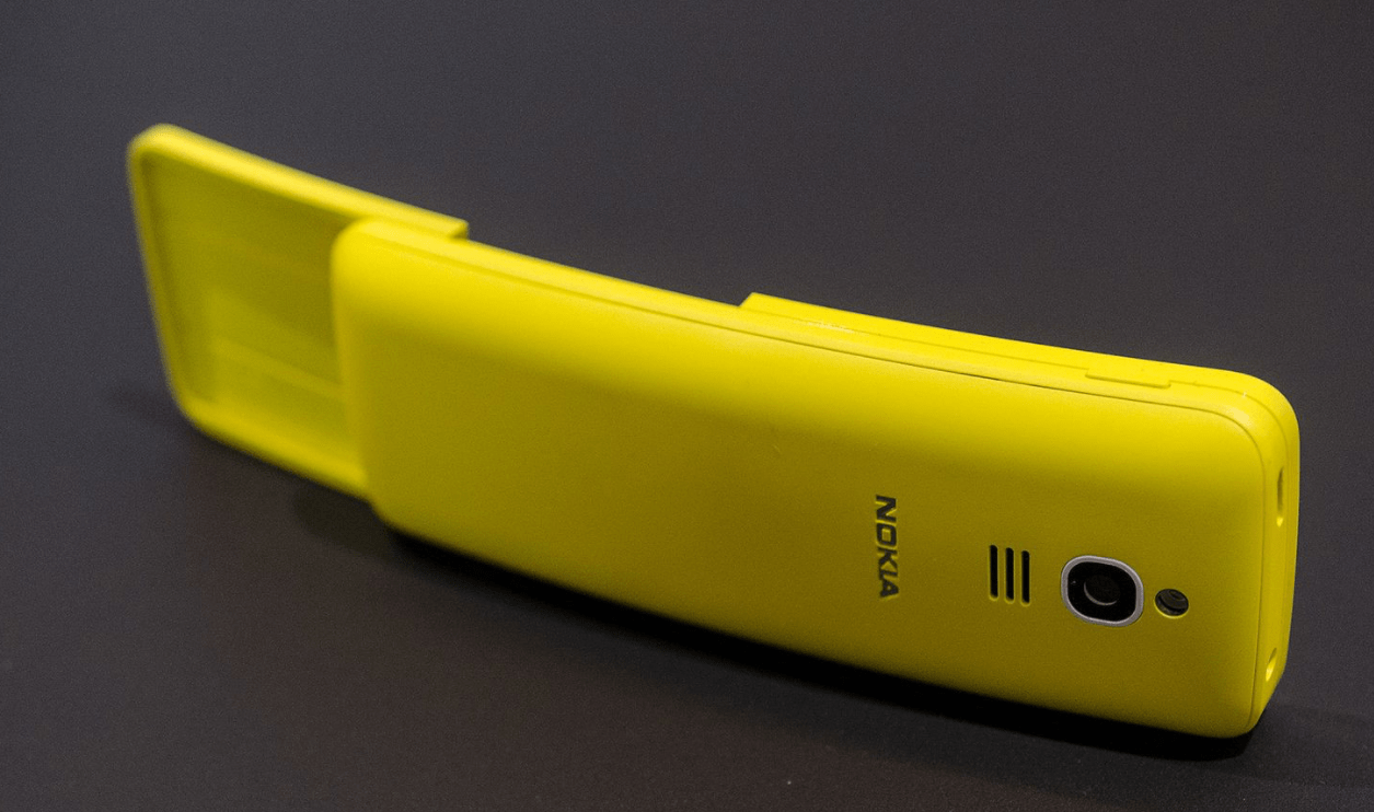 MWC 2018: Nokia перевыпустила телефон-банан Нео из Матрицы