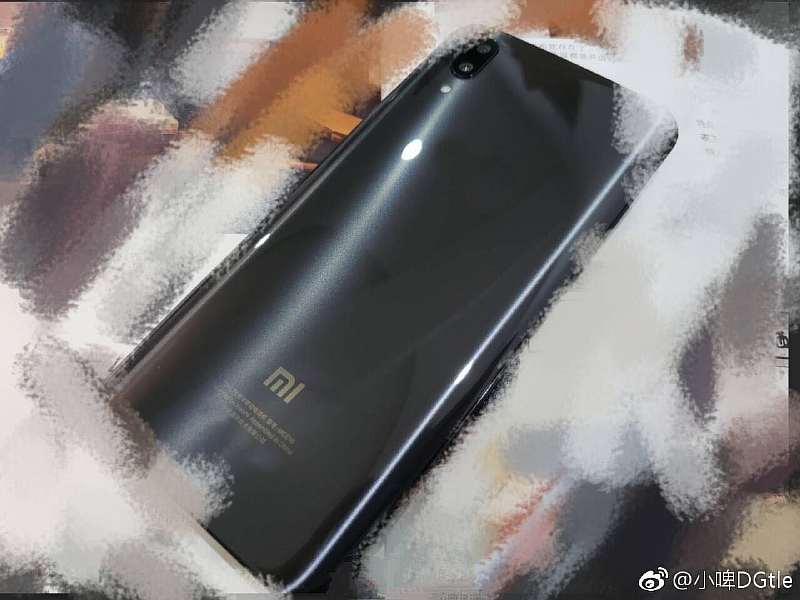 Дизайн Xiaomi Mi7 на реальных фото – в худших традициях