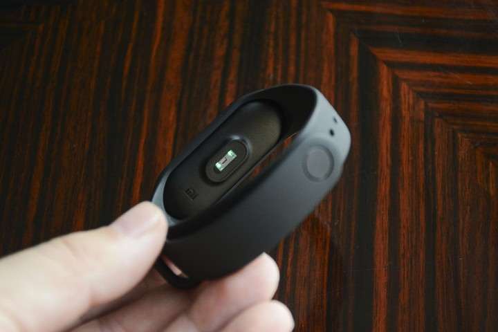 Обзор Xiaomi Mi Band 3 и инструкция по русификации браслета