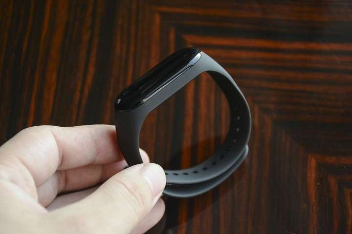 Обзор Xiaomi Mi Band 3 и инструкция по русификации браслета