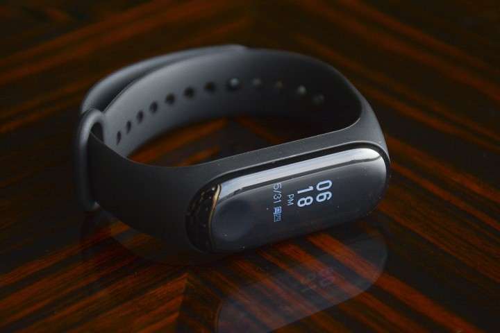 Обзор Xiaomi Mi Band 3 и инструкция по русификации браслета