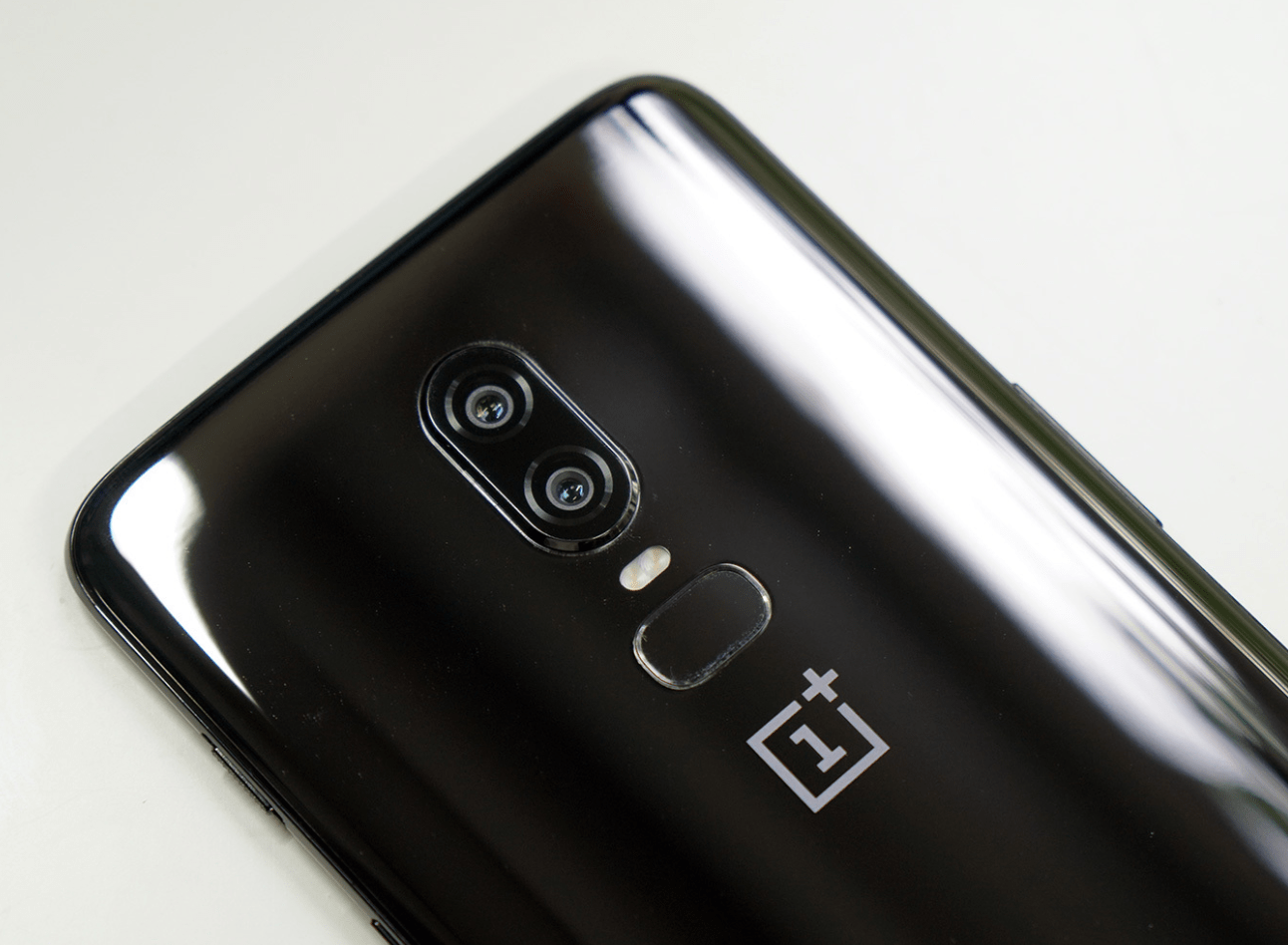 Обзор OnePlus 6 — на шаг ближе к идеальному смартфону