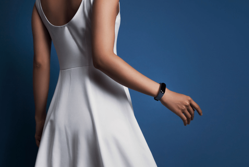 Цена Xiaomi Mi Band 3 упала более чем в два раза