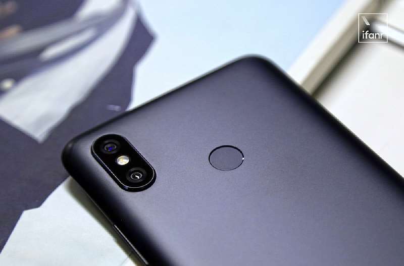 Xiaomi Mi Max 3 официально представлен: большой смартфон с емким аккумулятором