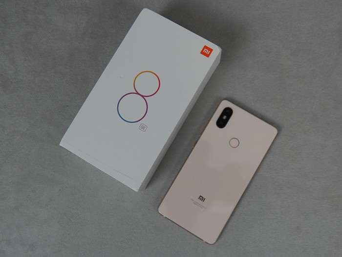 Обзор Xiaomi Mi8 SE - доступная альтернатива флагманам