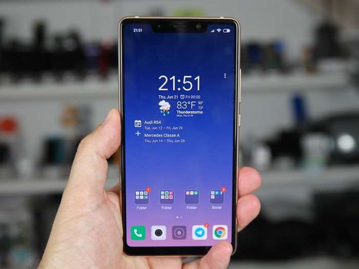 Обзор Xiaomi Mi8 SE - доступная альтернатива флагманам