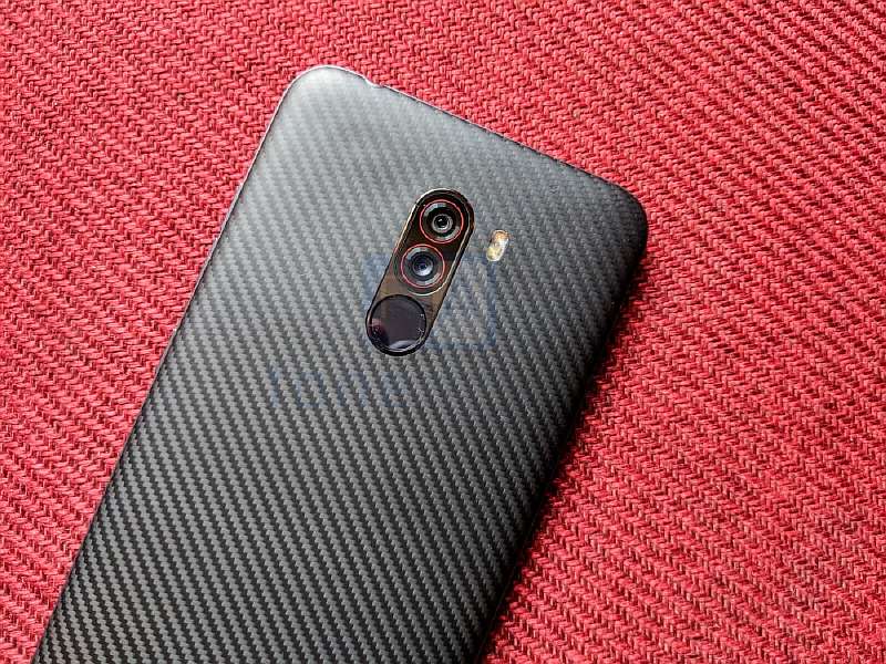 В продажу поступил армированный флагман Xioami POCO F1