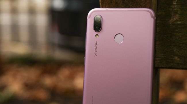 Обзор Honor Play - недорогой и сбалансированный игровой смартфон