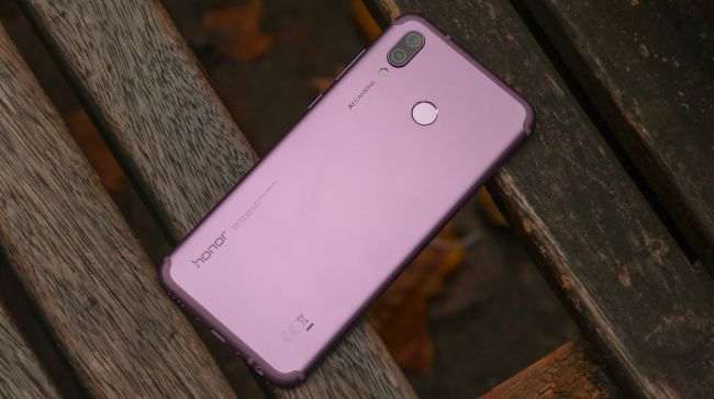Обзор Honor Play - недорогой и сбалансированный игровой смартфон