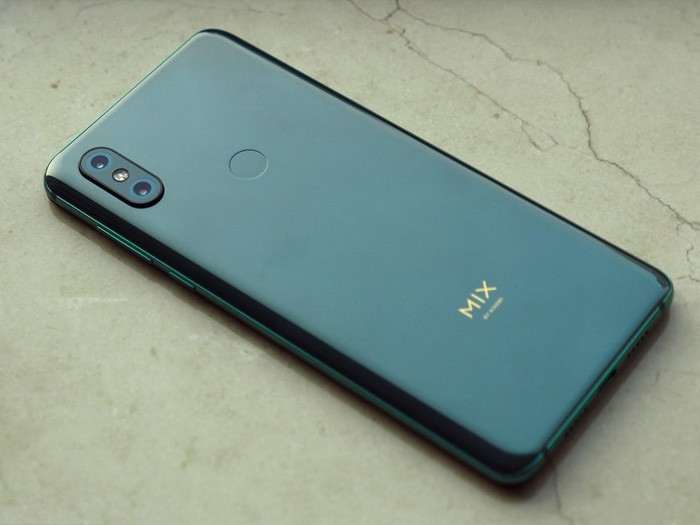 Об этом флагмане Xiaomi все забыли, а он стоит невероятно дешево