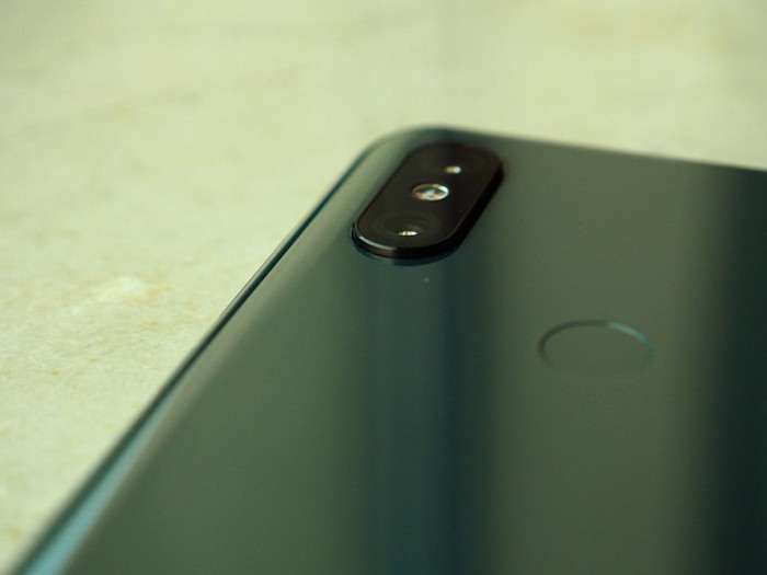 Обзор Xiaomi Mi Mix 3 - назад в будущее