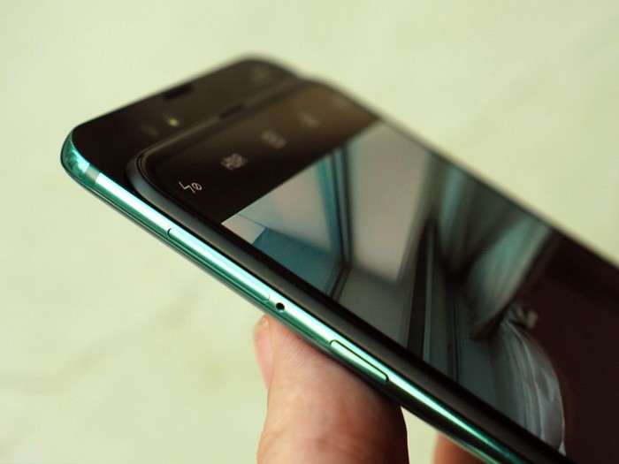 Об этом флагмане Xiaomi все забыли, а он стоит невероятно дешево