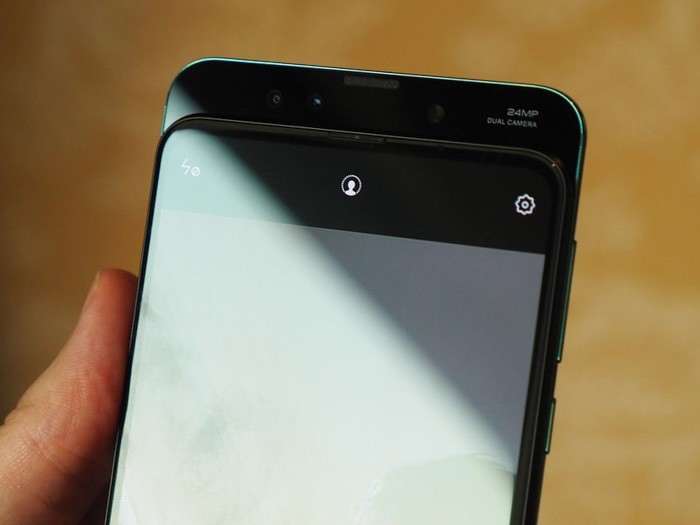 Обзор Xiaomi Mi Mix 3 - назад в будущее