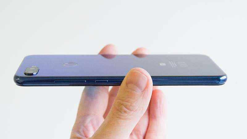 Обзор Xiaomi Mi 8 Lite - доступный красавец с замашками флагмана
