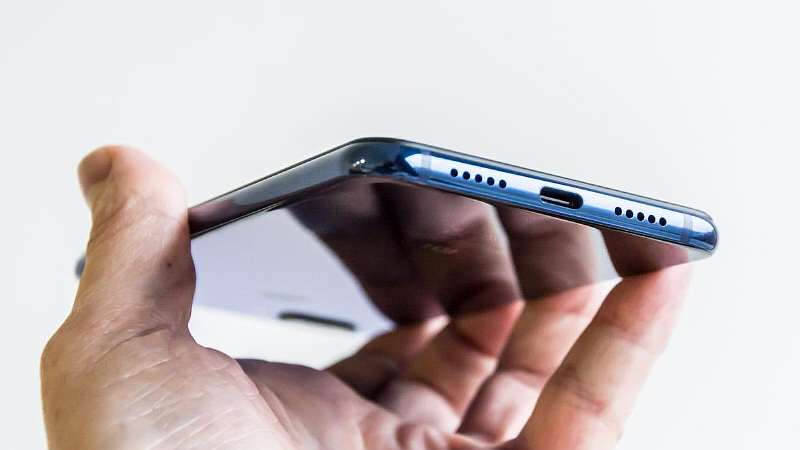 Обзор Xiaomi Mi 8 Lite - доступный красавец с замашками флагмана