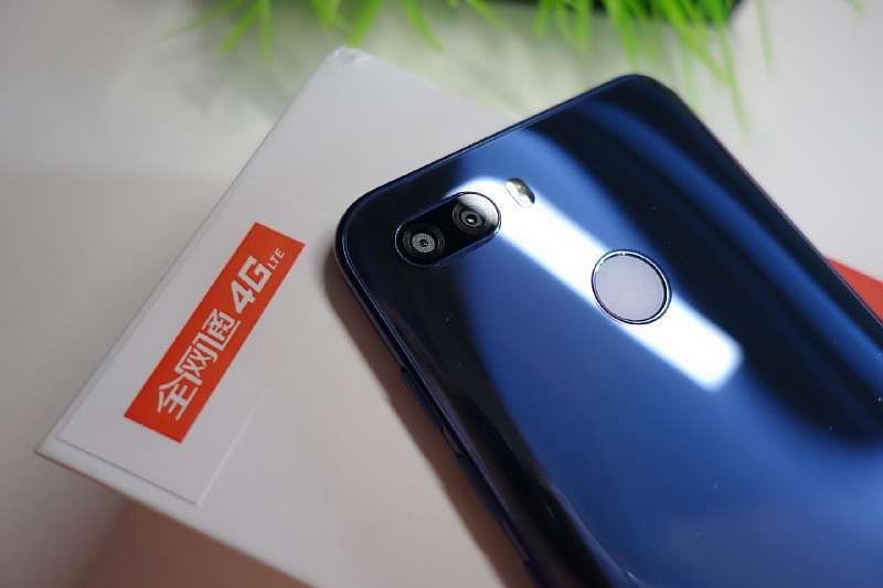 Обзор Lenovo K5 Play - лучший смартфон до 100$