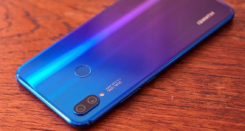 Доступный Huawei P Smart (2019) начал продаваться в России