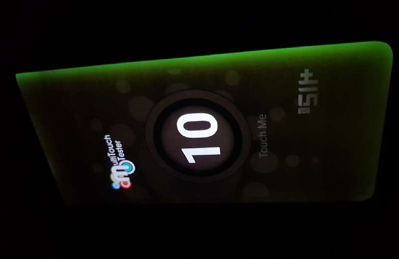 Почти все Huawei Mate 20 Pro с экранами LG бракованные
