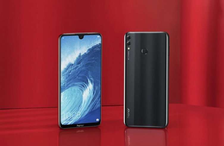 В России начал продаваться огромный планшетофон Honor 8X Max