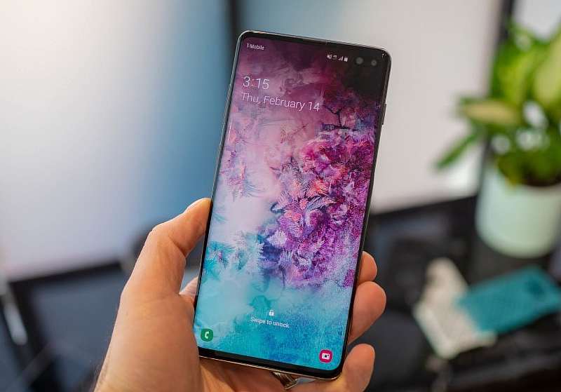 Samsung Galaxy S10 официально представлен, цена от 68 тыс. рублей