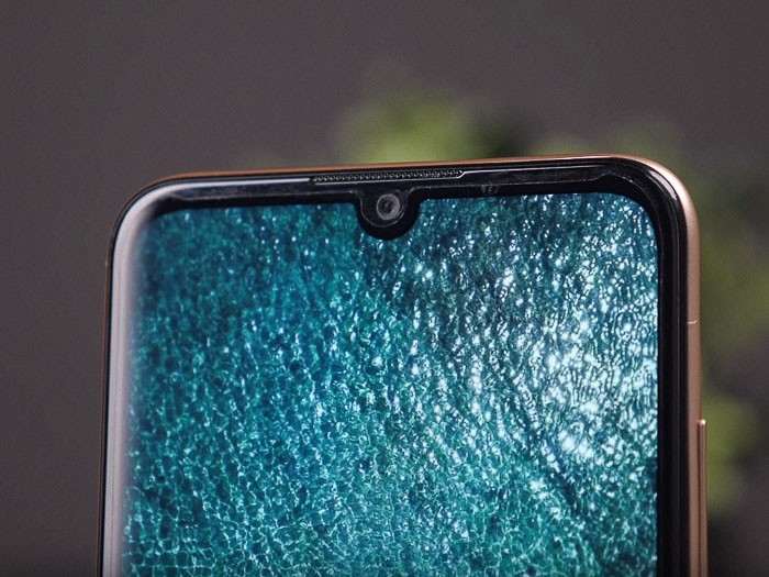 Обзор Huawei Y6 (2019) - скромный стиляга в кожаном корпусе