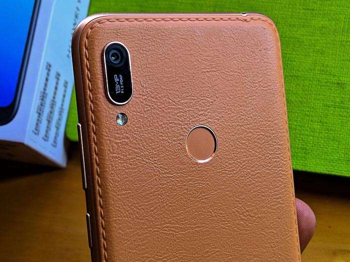 Обзор Huawei Y6 (2019) - скромный стиляга в кожаном корпусе
