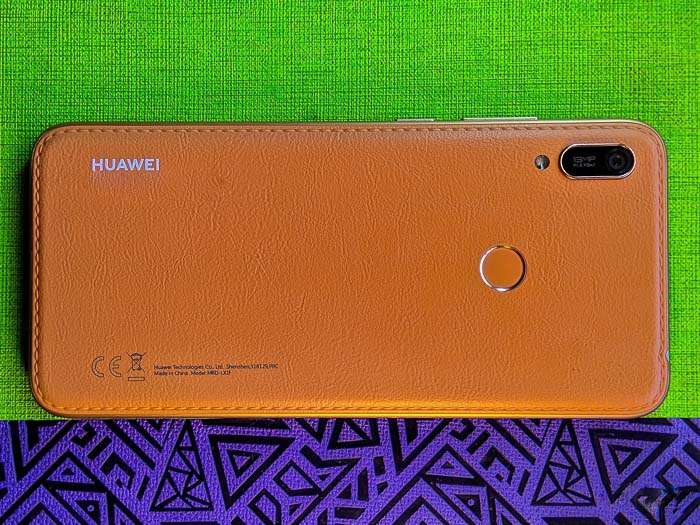 Обзор Huawei Y6 (2019) - скромный стиляга в кожаном корпусе