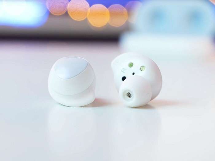 Обзор Samsung Galaxy Buds - почти эталонные беспроводные наушники для Android