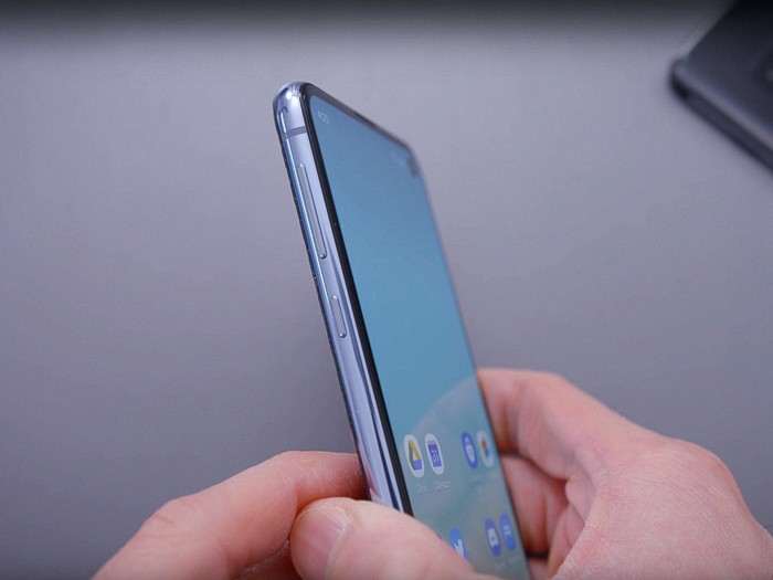 Обзор Samsung Galaxy S10e - лучший смартфон от Самсунг последних лет!