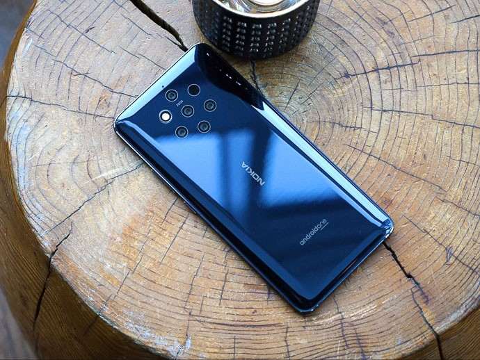 В России начались продажи камерофона Nokia 9 PureView
