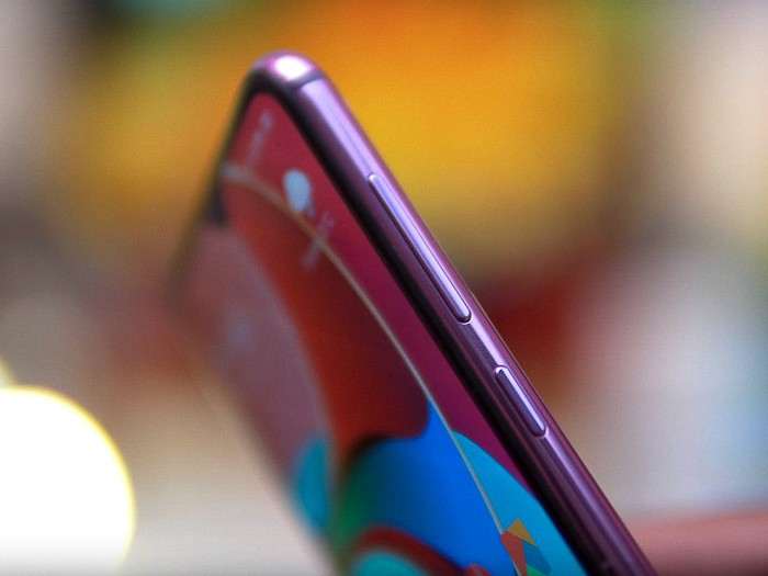 Обзор Xiaomi Mi 9 SE - смартфон, достойный внимания
