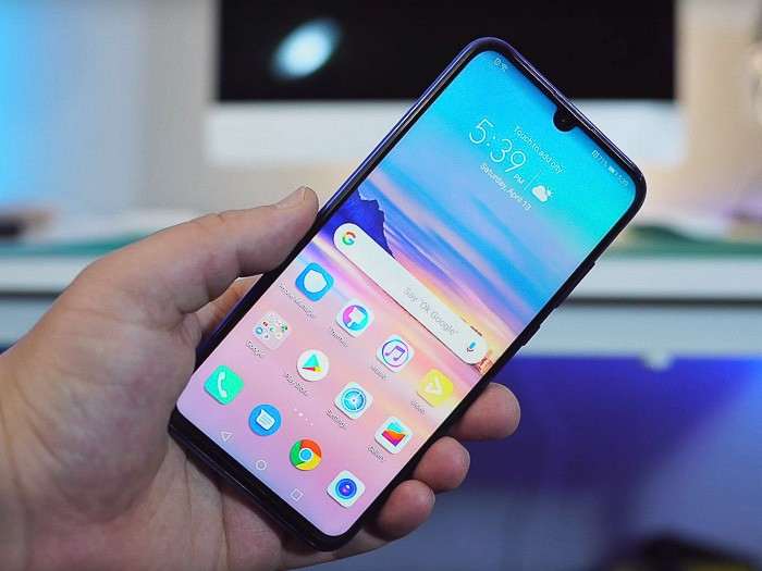 Обзор Honor 10i - трехкамерный середняк