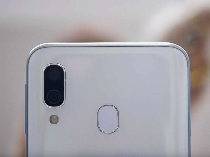 Обзор Samsung Galaxy A40 - лучший компакт от Самсунг?