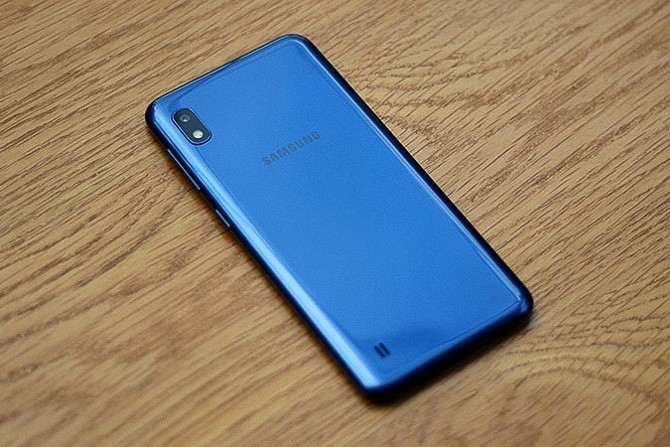 Обзор Samsung Galaxy A10 - самый народный смартфон 2019 года