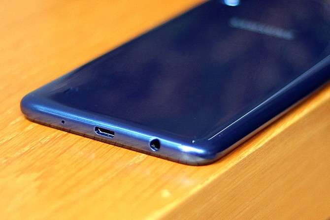 Обзор Samsung Galaxy A10 - самый народный смартфон 2019 года