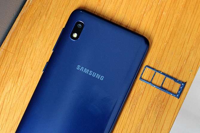 Обзор Samsung Galaxy A10 - самый народный смартфон 2019 года