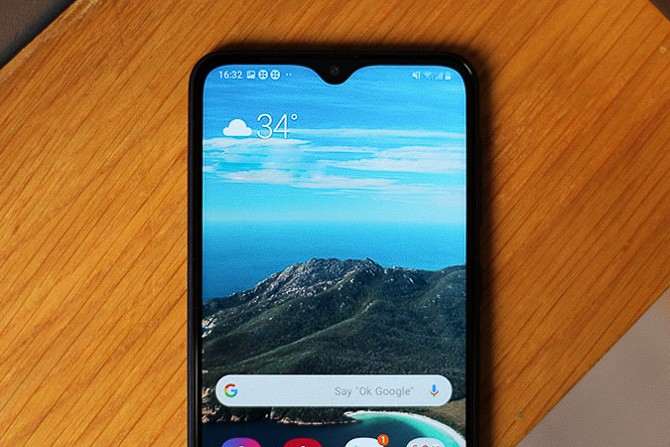 Обзор Samsung Galaxy A10 - самый народный смартфон 2019 года