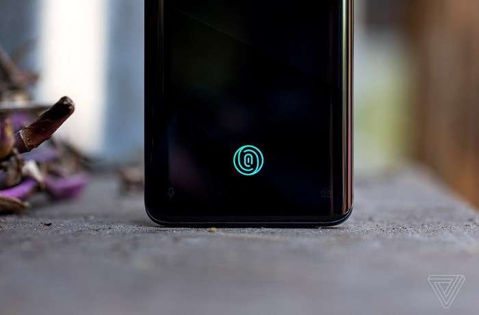 OnePlus 7 Pro - полностью безрамочный фотофлагман официально представлен