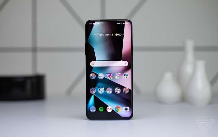 OnePlus 7 Pro - полностью безрамочный фотофлагман официально представлен