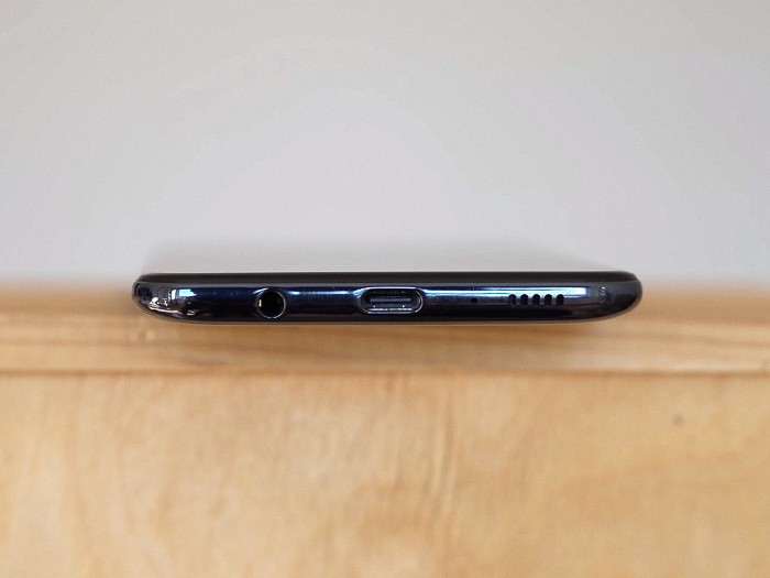 Обзор Samsung Galaxy A70 - большой фаблет с мощным аккумулятором