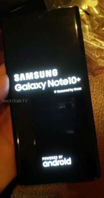 Samsung Galaxy Note 10 впервые показали на реальных фото