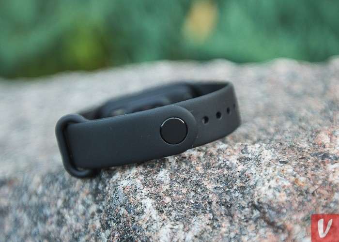 Обзор Xiaomi Mi Band 4 - лучший фитнес-браслет 2019 года