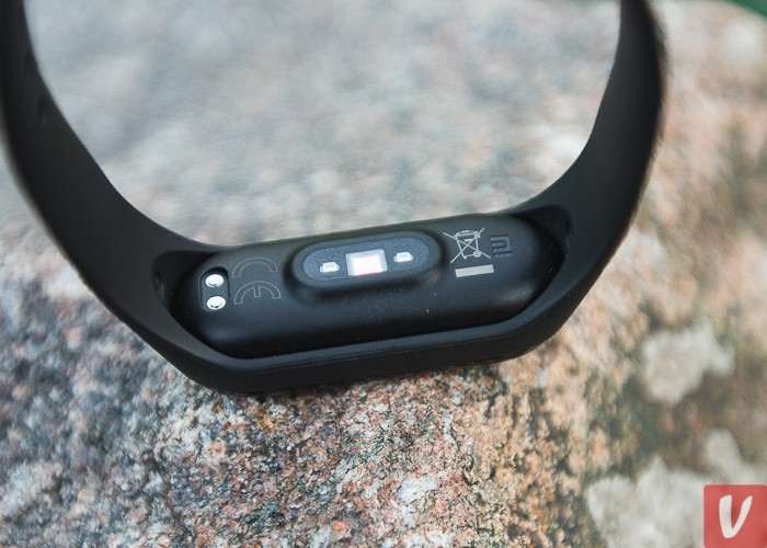 Обзор Xiaomi Mi Band 4 - лучший фитнес-браслет 2019 года