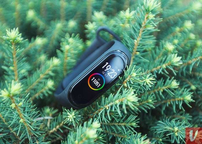 Обзор Xiaomi Mi Band 4 - лучший фитнес-браслет 2019 года