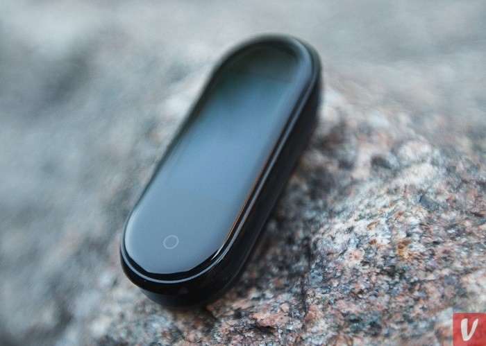 Обзор Xiaomi Mi Band 4 - лучший фитнес-браслет 2019 года