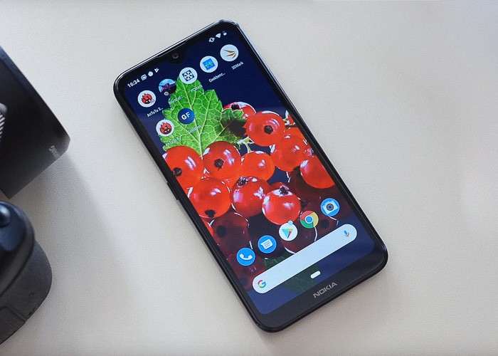 Обзор Nokia 2.2 - бюджетник со сменным аккумулятором