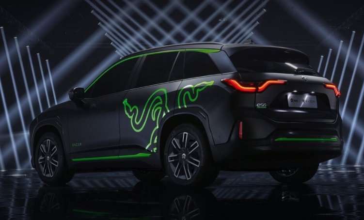 Razer представил геймерский электромобиль
