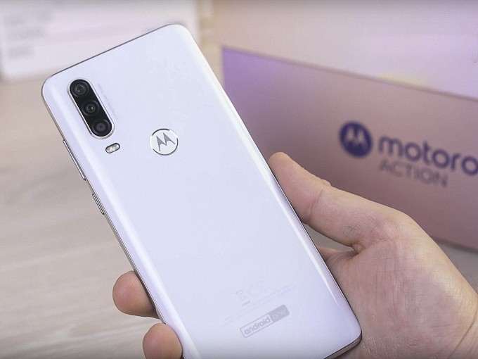Обзор Motorola One Action — и смартфон, и экшн-камера