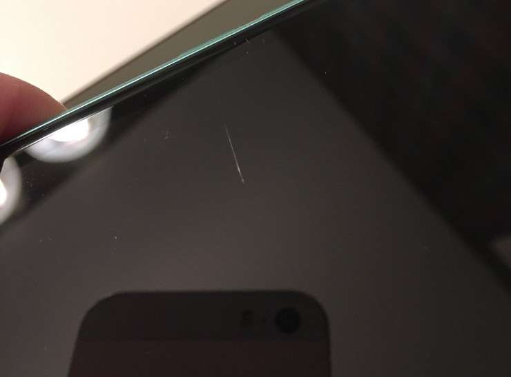 iPhone 11 царапаются об воздух, владельцы массово жалуются на материал корпуса